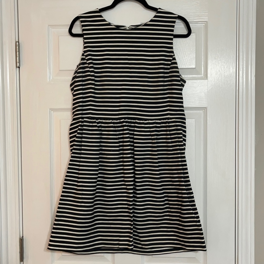 Black and white striped J Crew daybreak dress with pockets
